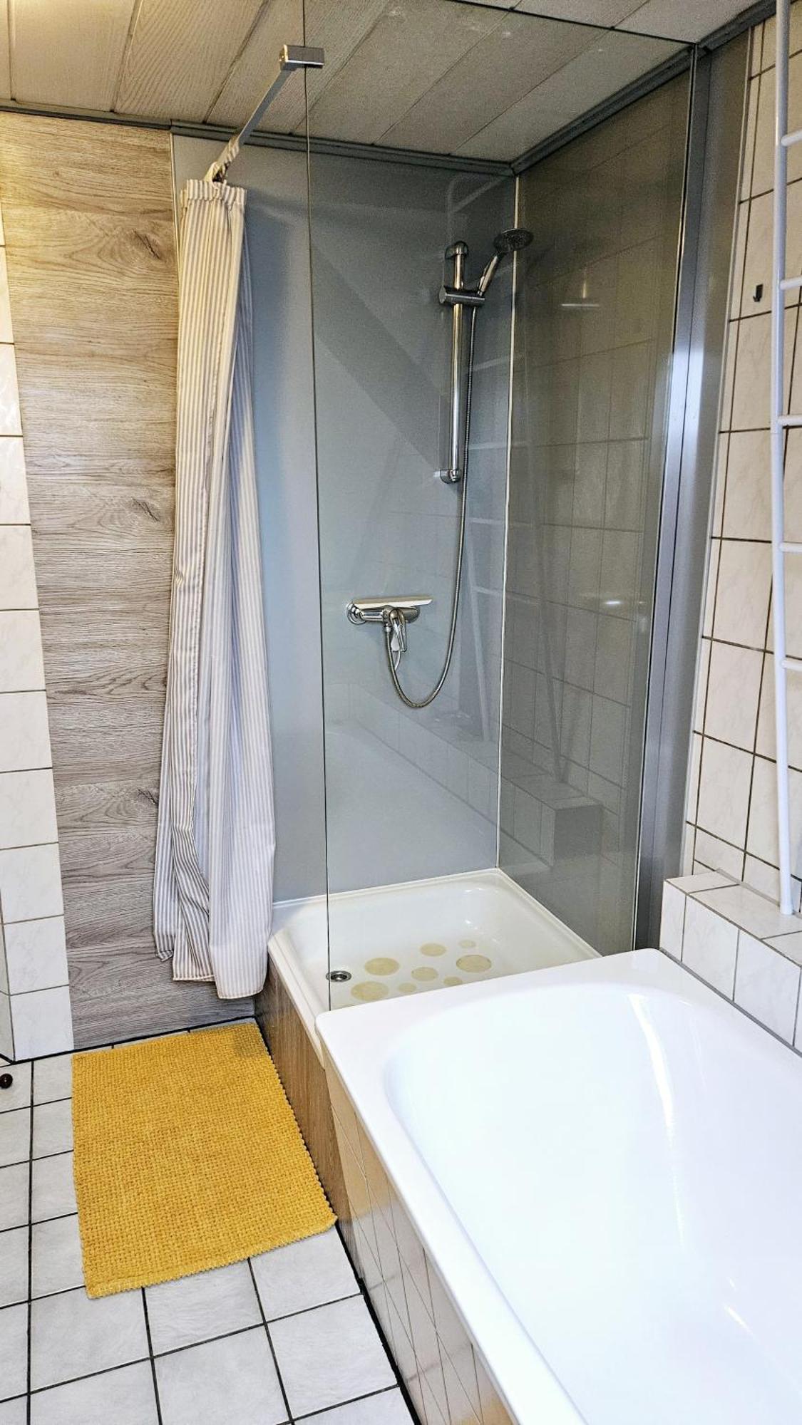 80Qm Monteuroase In Melsungen - Schwarzenberg Mwst Ausweisbar Appartement Buitenkant foto